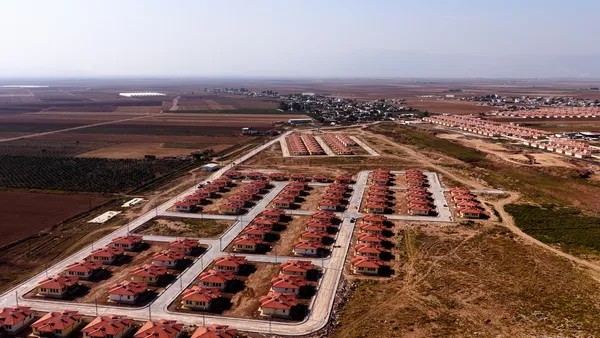 Bakan Kurum Açıkladı! Türkiye'nin İlk Kırsal Uydu Kenti Açıldı